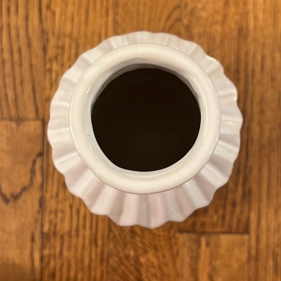 NWOT WEST ELM TEXTURED PLANTER - Picture 4 of 7